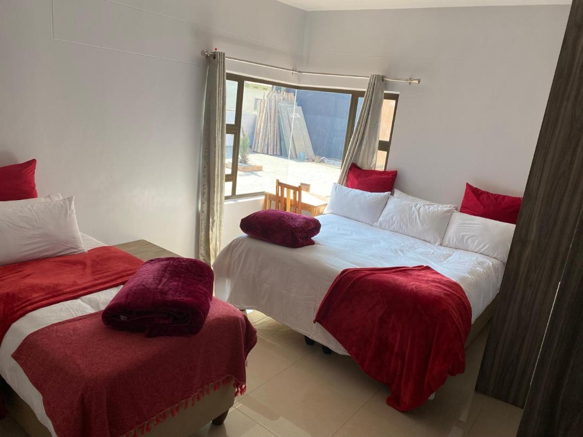 Mukulela Bed and Breakfast Walvisbaai Buitenkant foto
