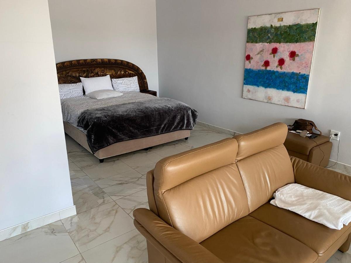 Mukulela Bed and Breakfast Walvisbaai Buitenkant foto