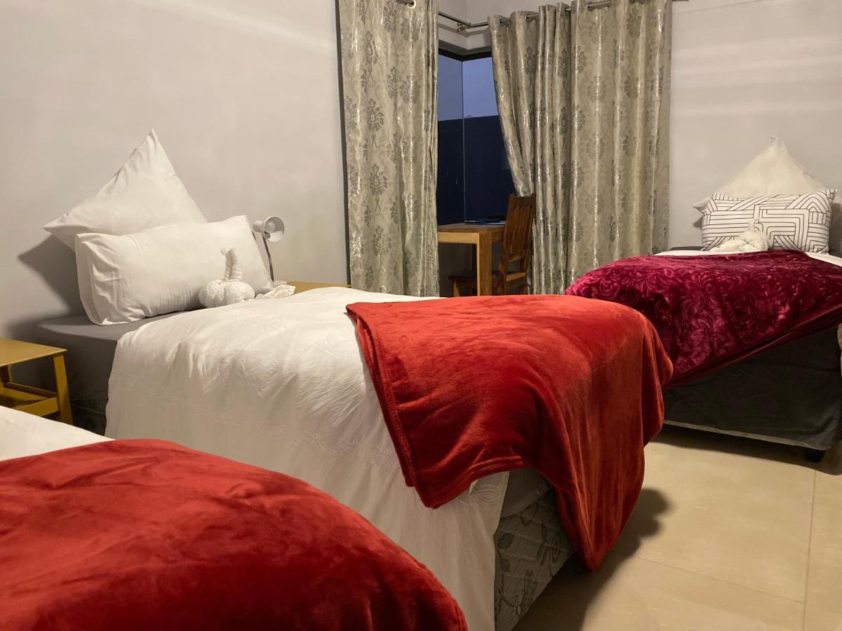 Mukulela Bed and Breakfast Walvisbaai Buitenkant foto